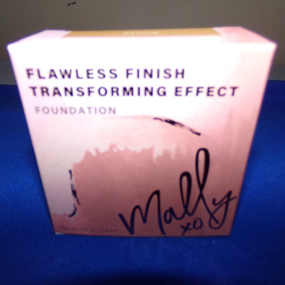 Mally Flawless Finish Transforming Effect Foundation - Medium 0.41 oz. New